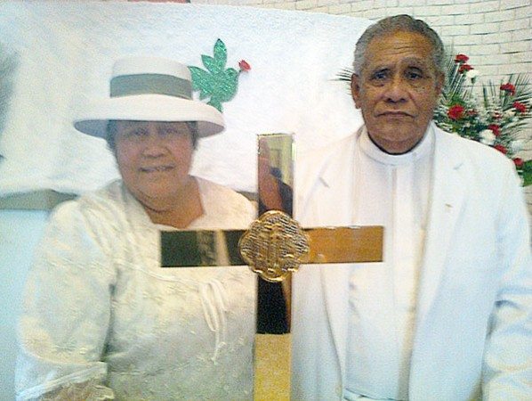 Rev Elder Peleti Toese Toailoa ma le faletua ia Senetenari